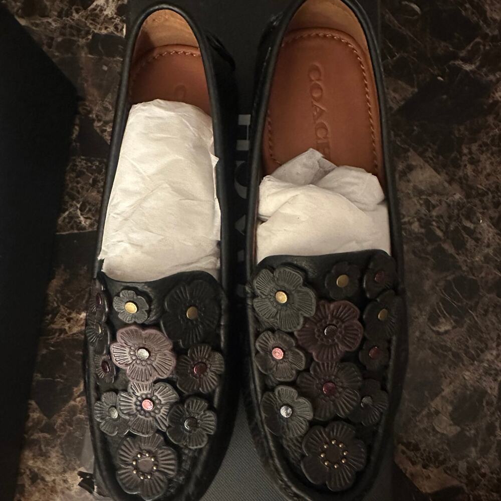 Brand new Coach Tea rose Crosby loafers women size 7.5 B with original box